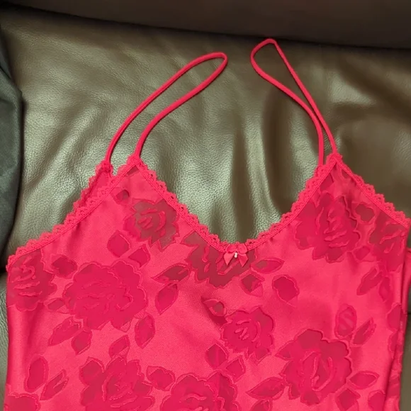 Red Nightie - Picture 3 of 6